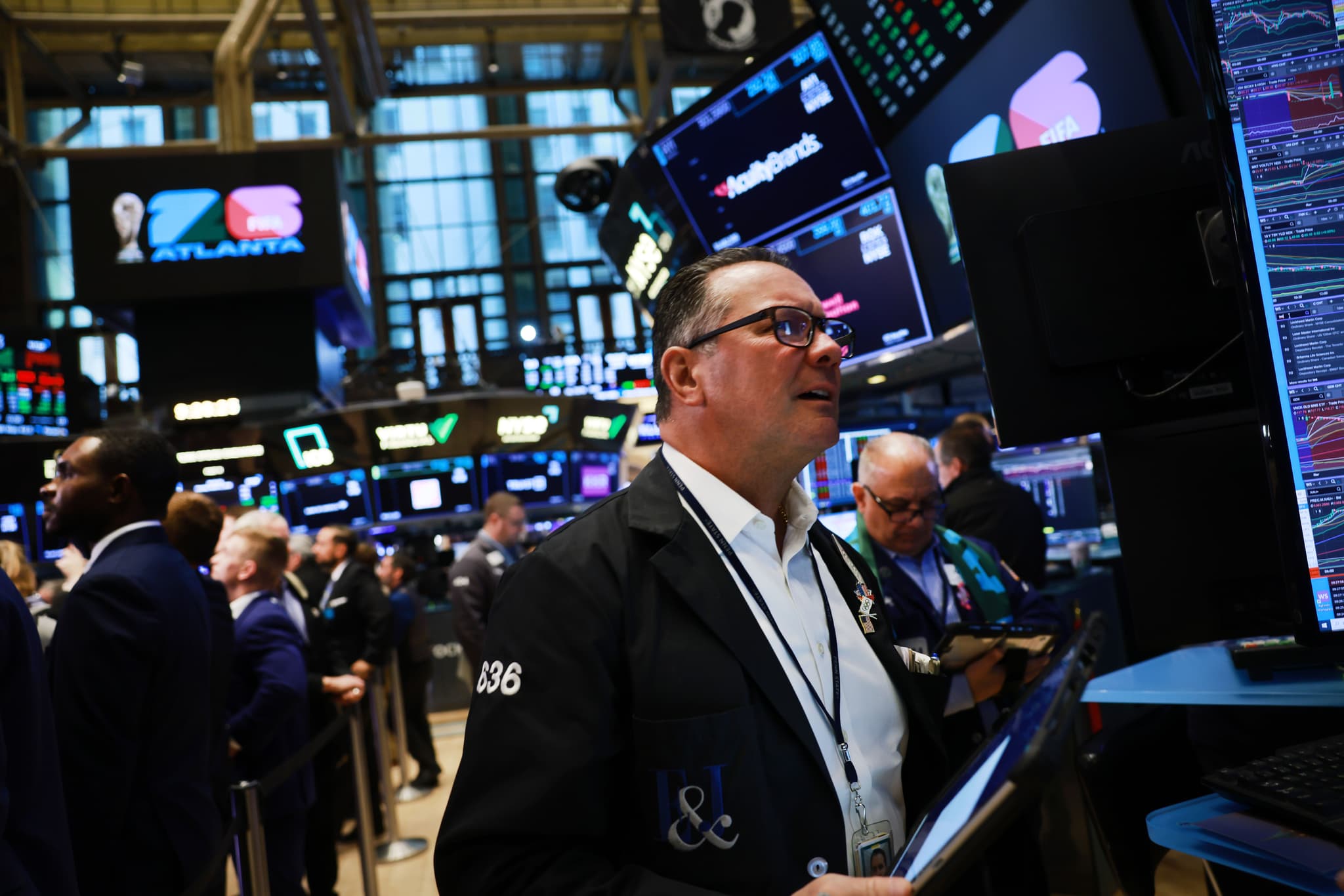 US stocks opened higher but closed lower last night. Crypto-related stocks gave back their earlier g