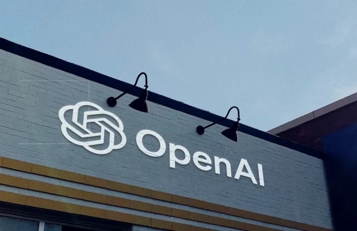 OpenAI's Top Data Center Executives Resign, Stargate Project Faces Strategic Shift